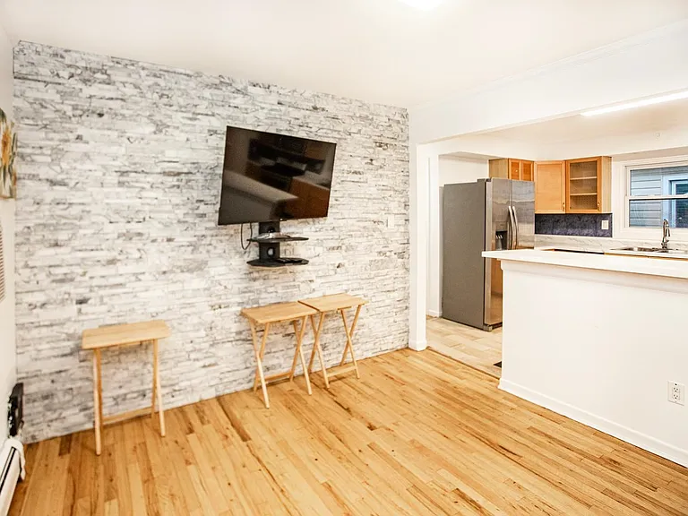 391 Manila Ave #3 — Photo 4