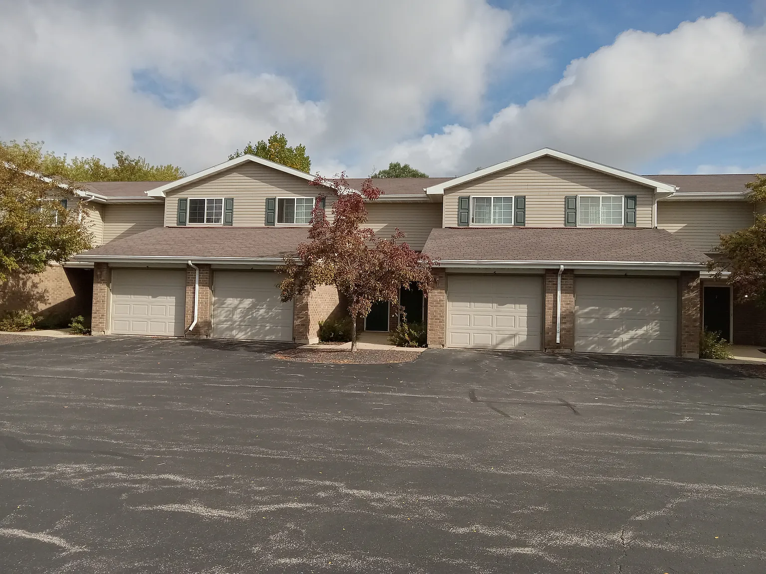 2 bed, 1.5 bath, 1500 sqft, $1,289 — Photo 2