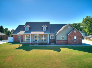305 S Wyndemere Lakes Dr, Moore, OK 73160