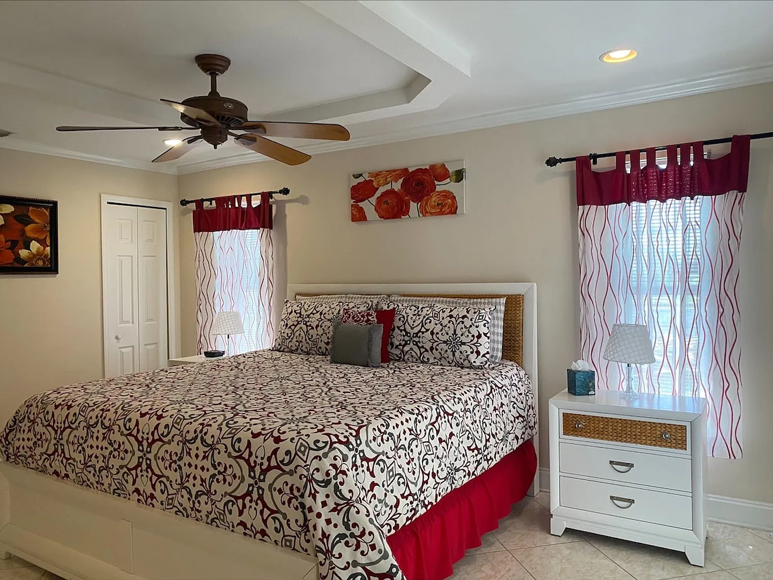 3 bed, 2.0 bath, 1442 sqft, $4,155 — Photo 3