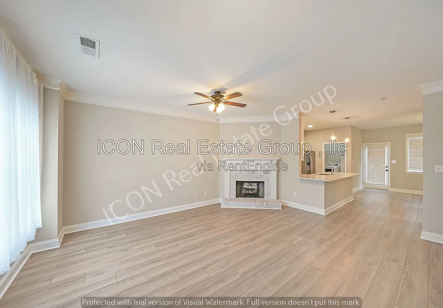 3 bed, 2.5 bath, 1448 sqft, $2,200 — Photo 3