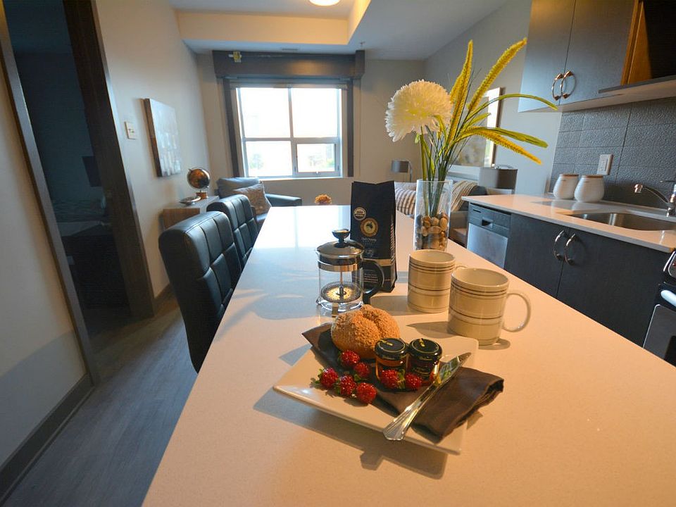 1st image of 169 Lisgar St #2-Bedroom