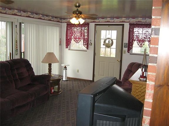 5th image of 422 Mecklem Ln