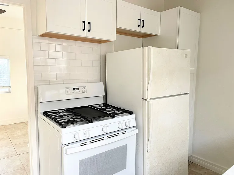 Remodeled Studio in Downtown Oceanside! — Photo 6