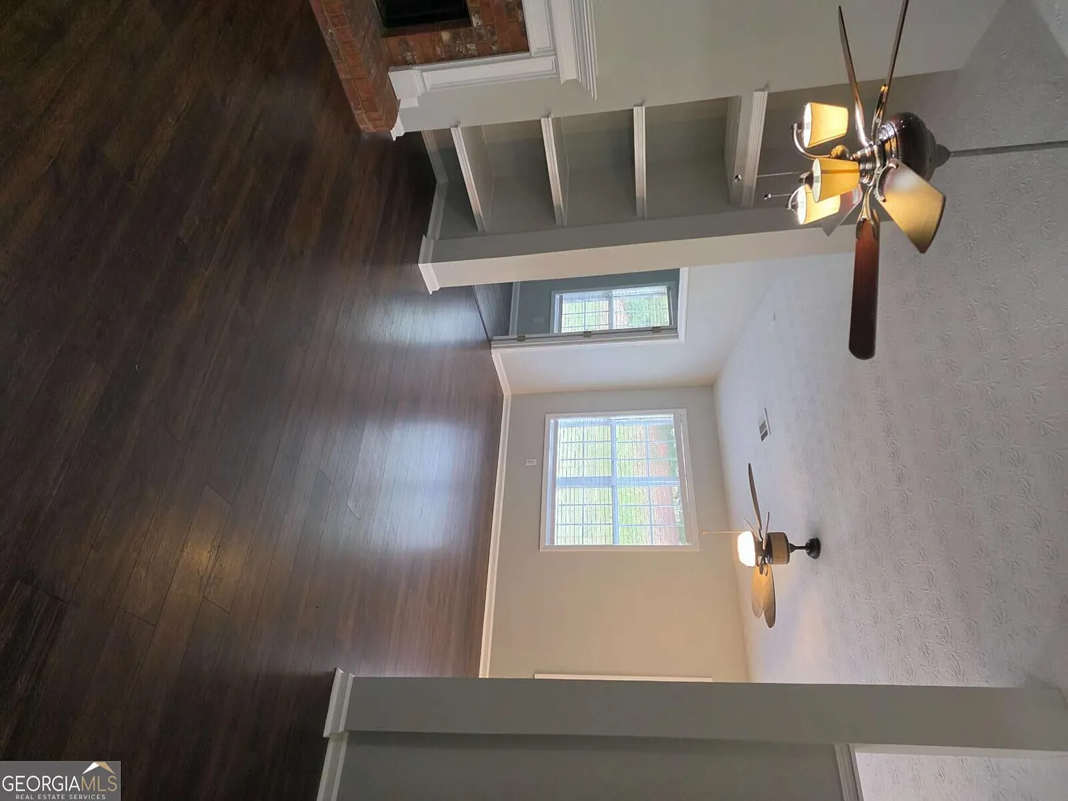 4 bed, 2.0 bath, 2198 sqft, $2,200 — Photo 4