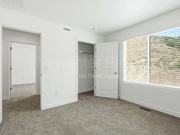 371 E Levengrove Dr — Photo 28