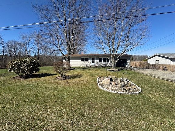 3rd image of 301 Maple St