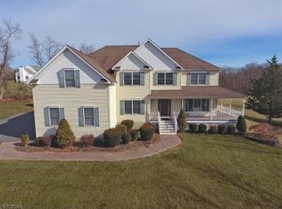 2 Isaac Graham Rd, Flemington, NJ 08822