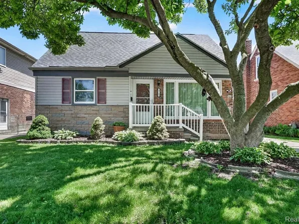 9709 Park Ave, Allen Park, MI 48101