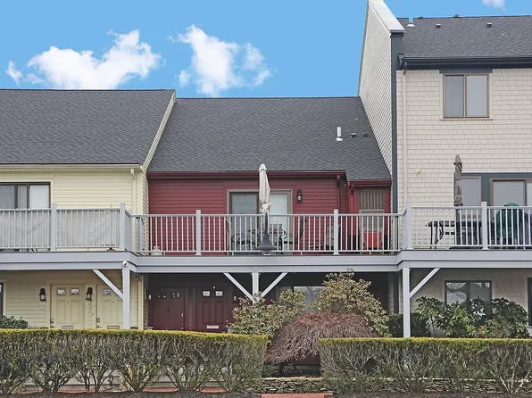 303 Swans Wharf Row, Newport, RI