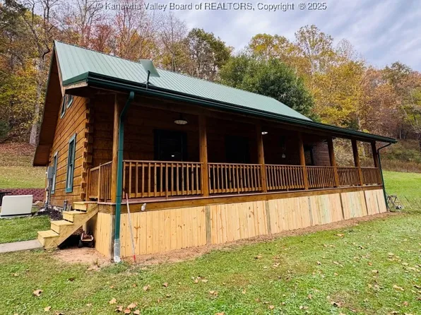 376 Sycamore Rd, Griffithsville, WV 25521