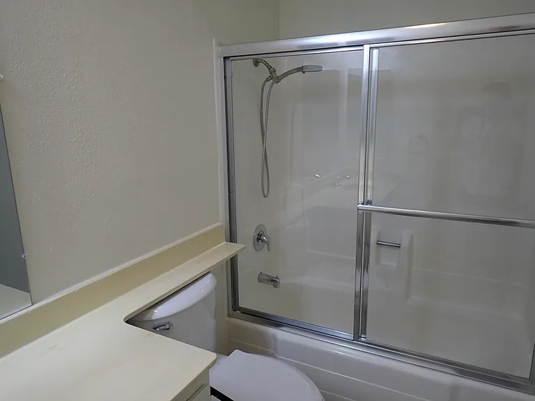 615 Utica Ave #2 — Photo 10