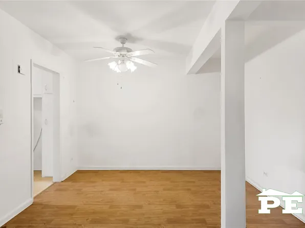 2425 Haring Street image 14 of 28