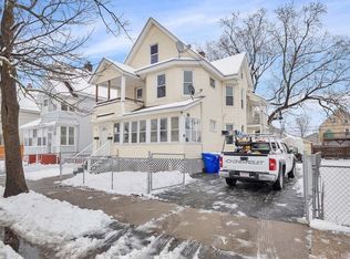 77 Grover St, Springfield, MA 01104