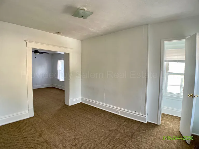 344 - 346 Diamond Ave SE — Photo 9