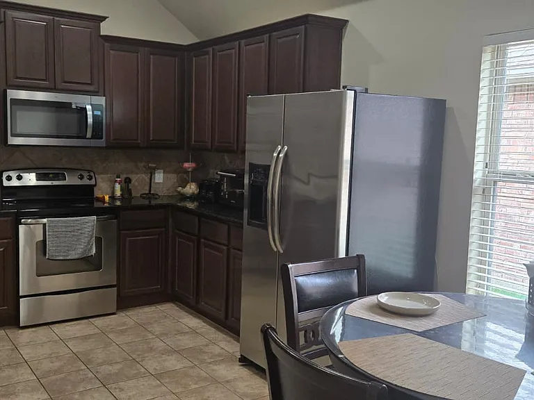 5116 Seashore Ln — Photo 6