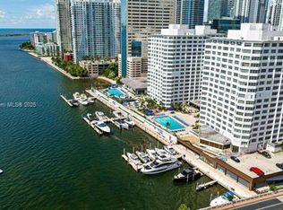 905 Brickell Bay Dr APT 1821, Miami, FL 33131