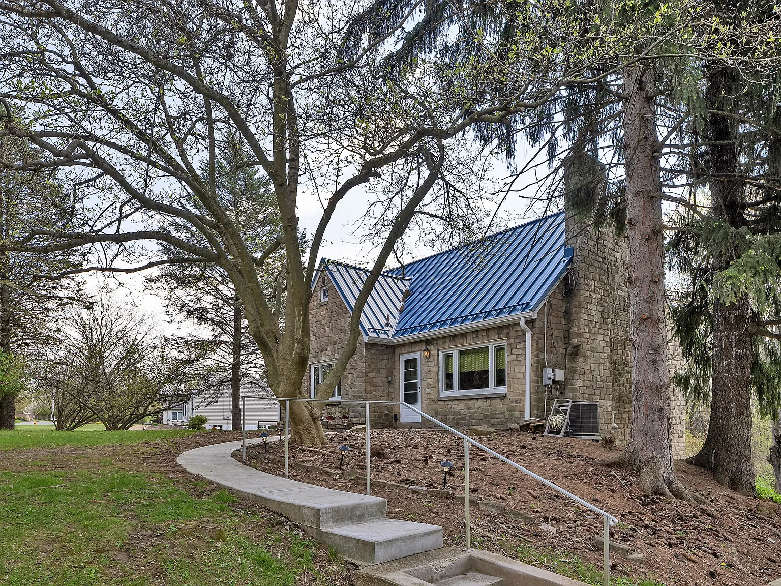 3 bed, 1581 sqft, $2,400 — Photo 3