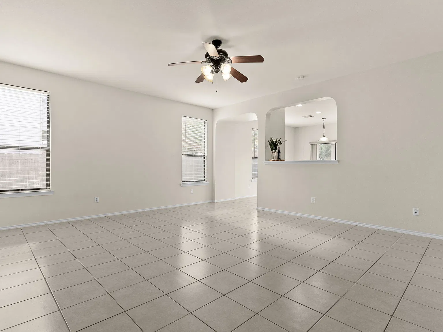 4 bed, 1570 sqft, $1,850 — Photo 2