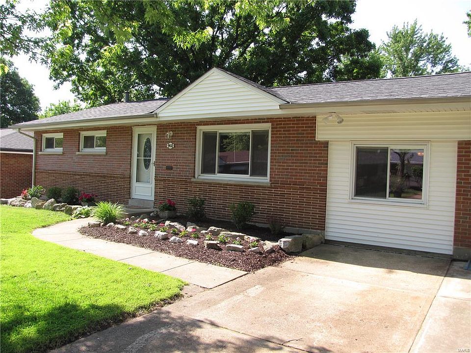 1st image of 9832 Lakeford Ln