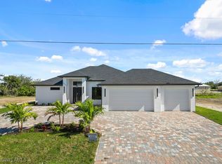 1013 NE 13th Place Cpe, Coral, FL 33909