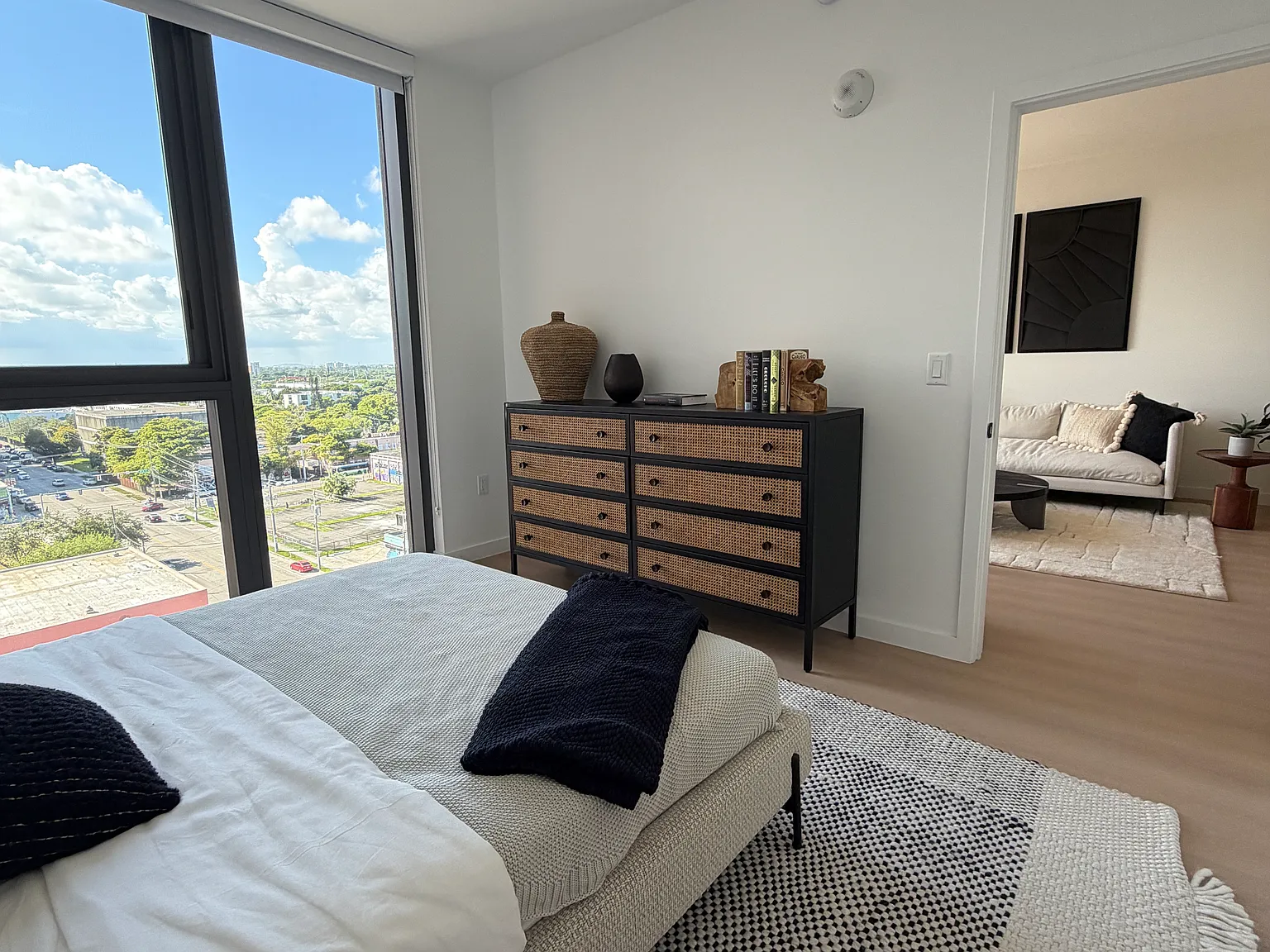 1 bed, 630 sqft, $2,396 — Photo 4
