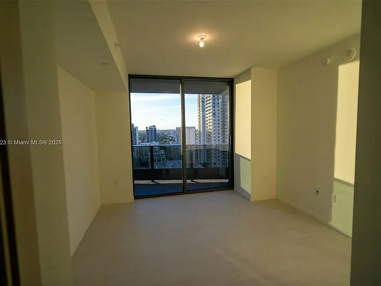 1000 Brickell Plz #2506 — Photo 9