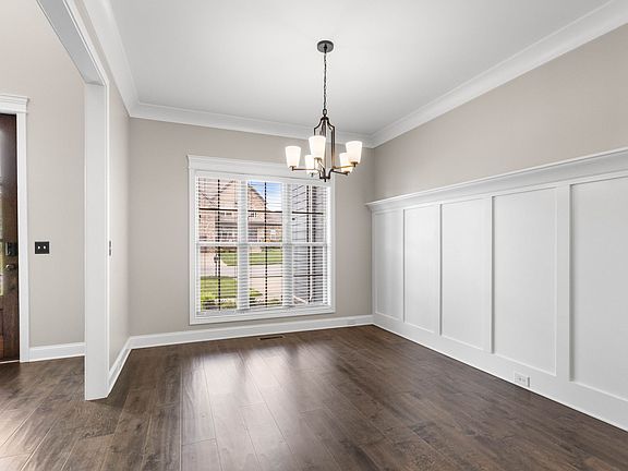 4th image of 1004 Chagford Dr