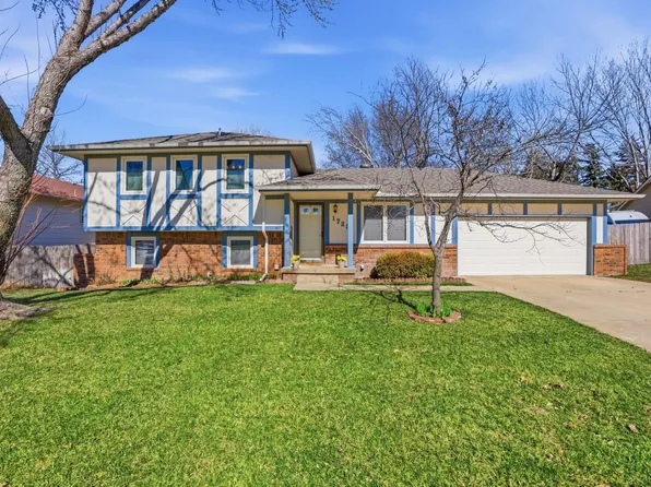 1722 N Overlook Dr, Derby, KS 67037