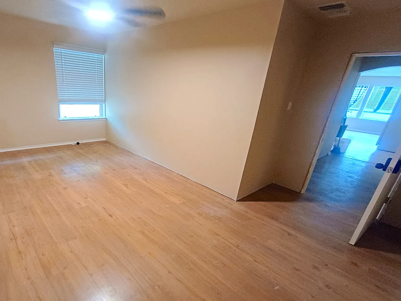 4 bed, 2913 sqft, $550 — Photo 4