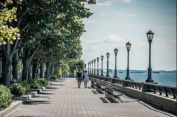 Rented by BATTERY PARK CITY RESIDENTIAL LLC | media 9