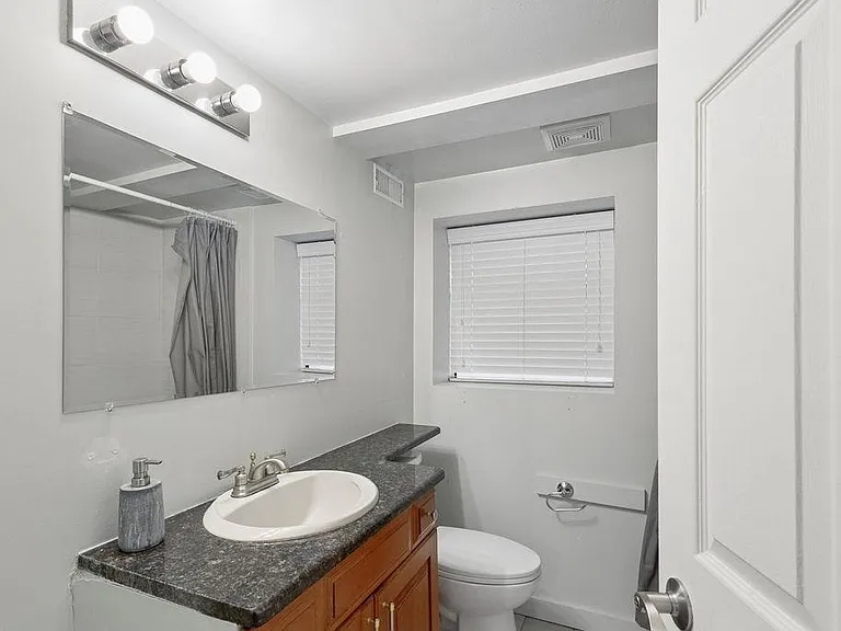 3229 W 11th Ave #GROUND LEVEL — Photo 14