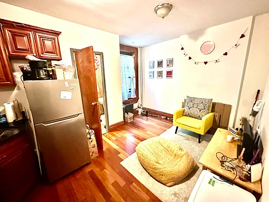 Rented by Bond New York | media 6