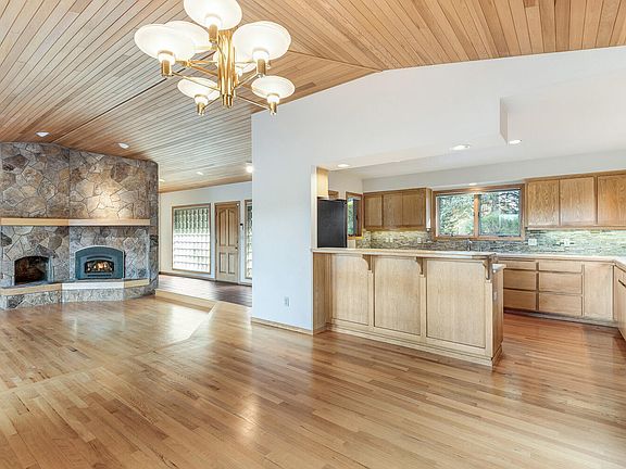 5th image of 19666 Sunshine Way