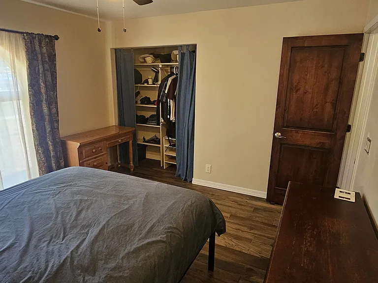 236 W Waltann Ln — Photo 13