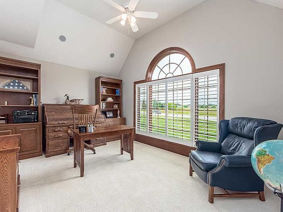 5th image of 8018 Thornbush Dr