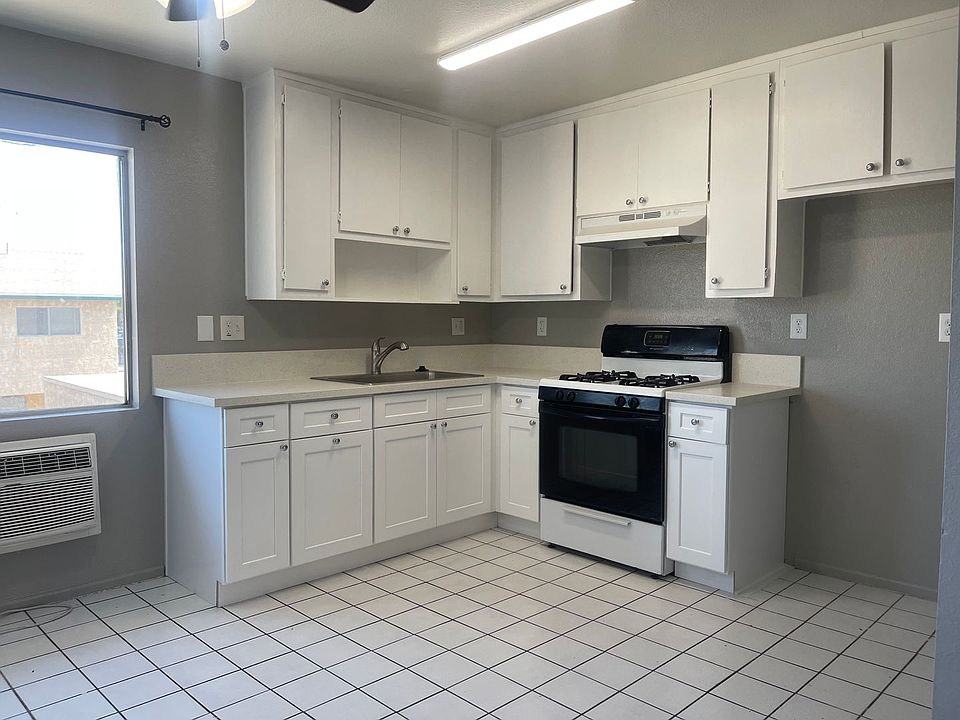 1st image of 424 W Lohart Ave APT E