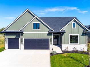 275 NW Montego Ct, Waukee, IA 50263
