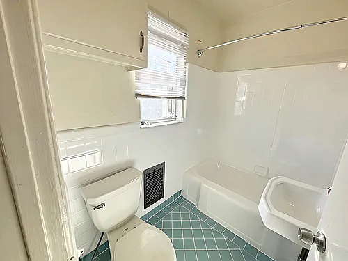 470 S Mariposa Ave #16 — Photo 9
