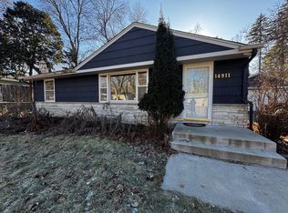 14911 Belvoir Dr, Minnetonka, MN 55345