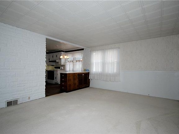 5th image of 58 Kelvin Dr