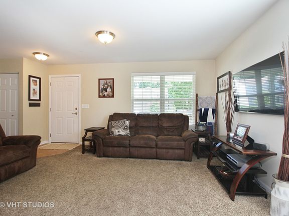 3rd image of 2407 Fleetwood Dr