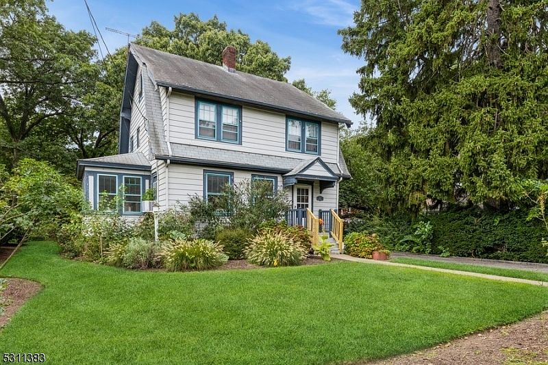 1st image of 81 Vreeland Ave