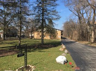 8996 Archer Ave APT 1C, Willow Springs, IL 60480