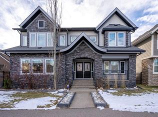 8207 9th Ave SW, Calgary, AB T3H0W2