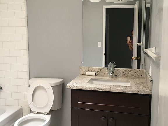 2nd image of 1059 Summerview Dr