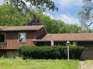 3922 Glendenning Rd, Downers Grove, IL 60515