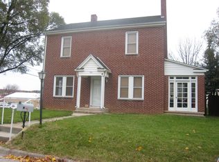 360 S 6th St, Wytheville, VA 24382