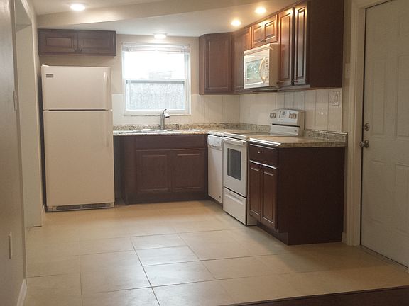 5th image of 1426 Solar Dr