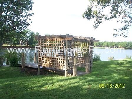 4th image of 465 Lakeshore Dr